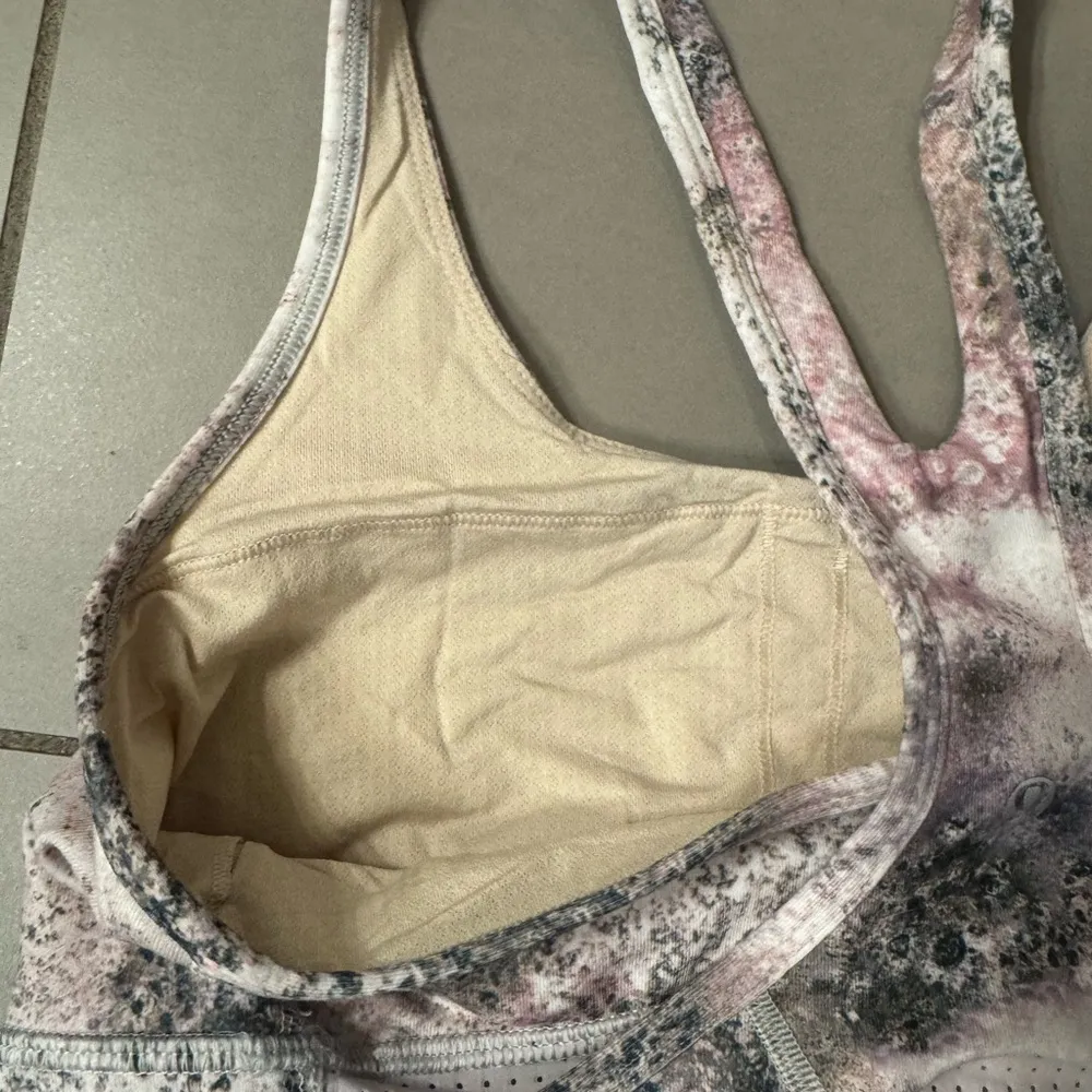 Cute sport bra top. Size 8. Pink - Image 6