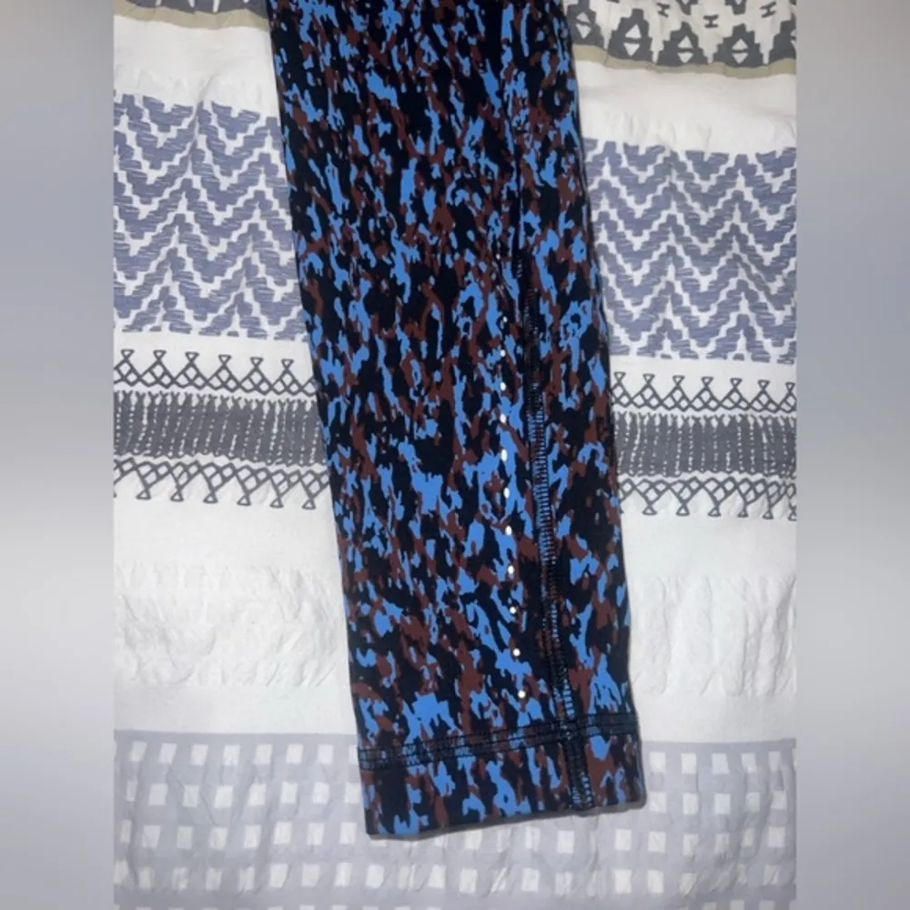 NWT‎ Lululemon Swift Speed HR Tight 28”
Size 2 - Image 2