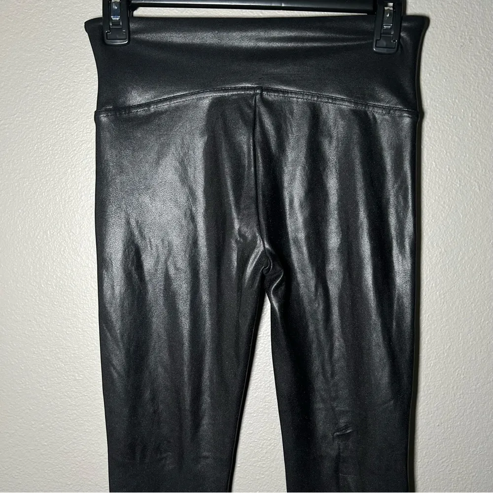 SPANX black faux leather white side stripe leggings women’s size medium - Image 8