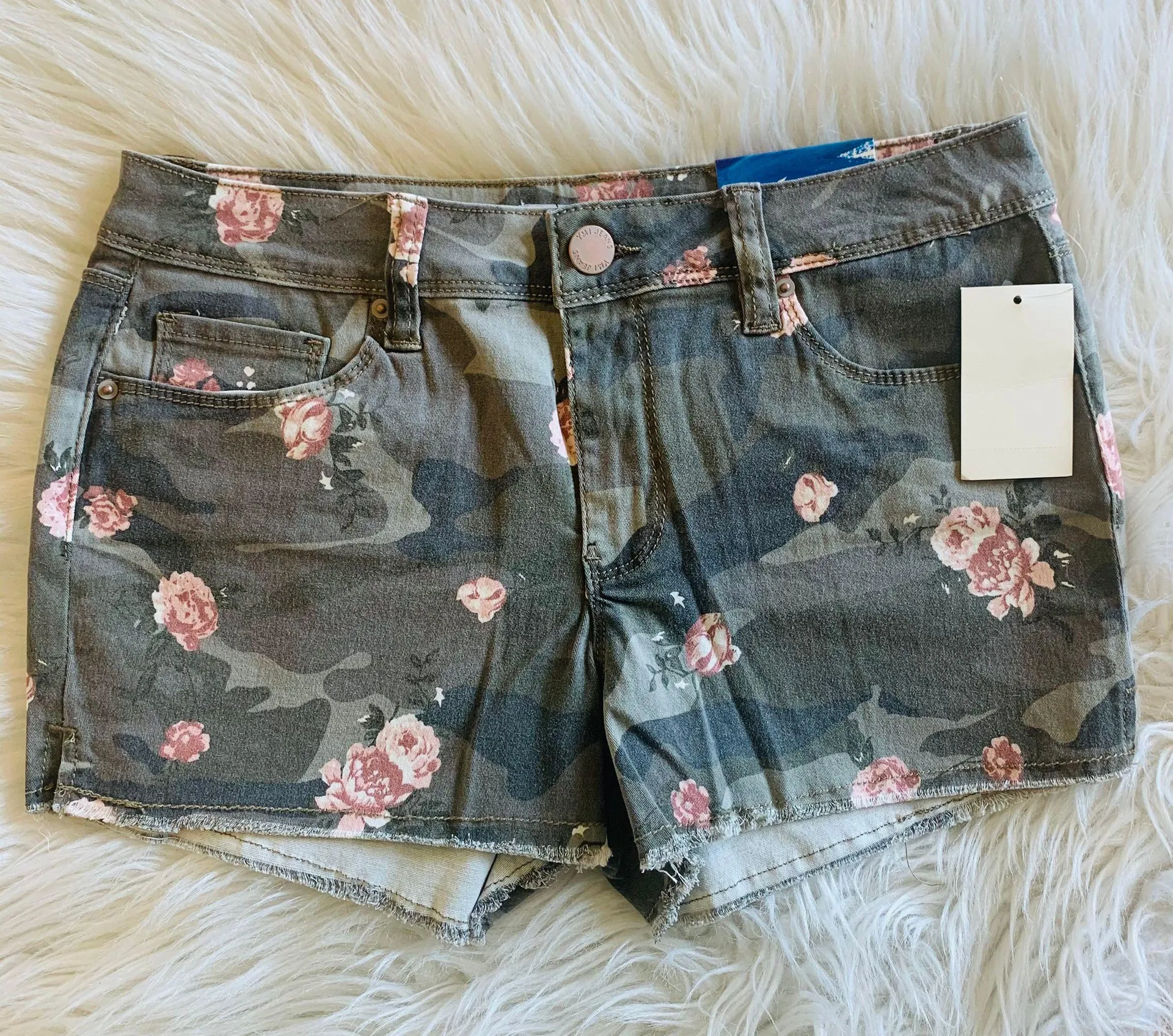 Camo Denim Jean Shorts YMI Womens 7 NWT - Image 4