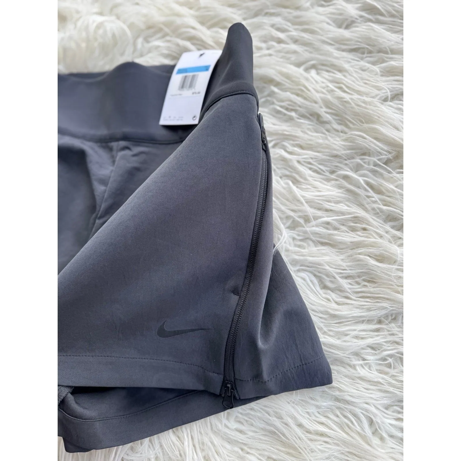 Nike Tech Pack Shorts Gray Size Medium DX0626-060 - Image 5