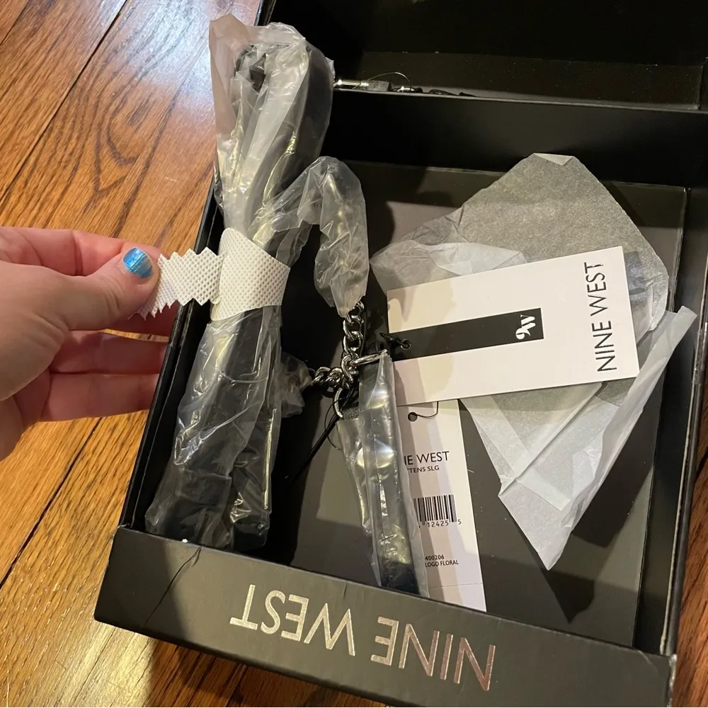 Nine West Jet Black Floral Crossbody Clutch Convertible Purse New - Image 10