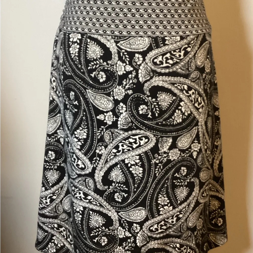 PAISLEY SHORT SKIRT A-LINE WITH SMOCKED WAIST BLACK & WHITE WOMENS SZ MED 8-10 - Image 3
