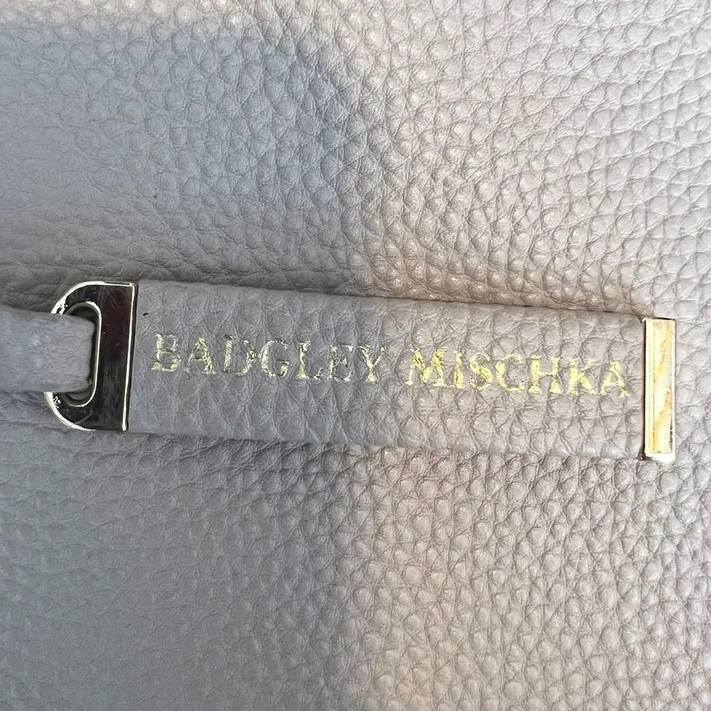 Badgley Mischka Large Taupe Leather Tote Bag with Chain Detail and Gold Hardware - Image 6