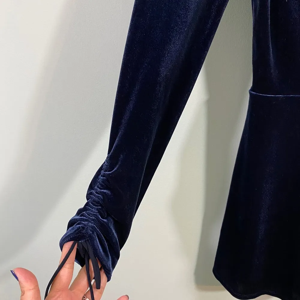 Urban Outfitters Women's Blue Goldmine Velvet Romper Size XS - Image 7