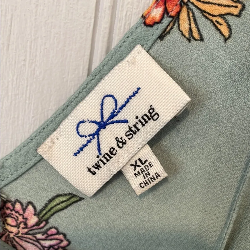 Twine & String Ruffled Sage Green Floral Flutter Sleeve Blouse | XL JRS - Image 2