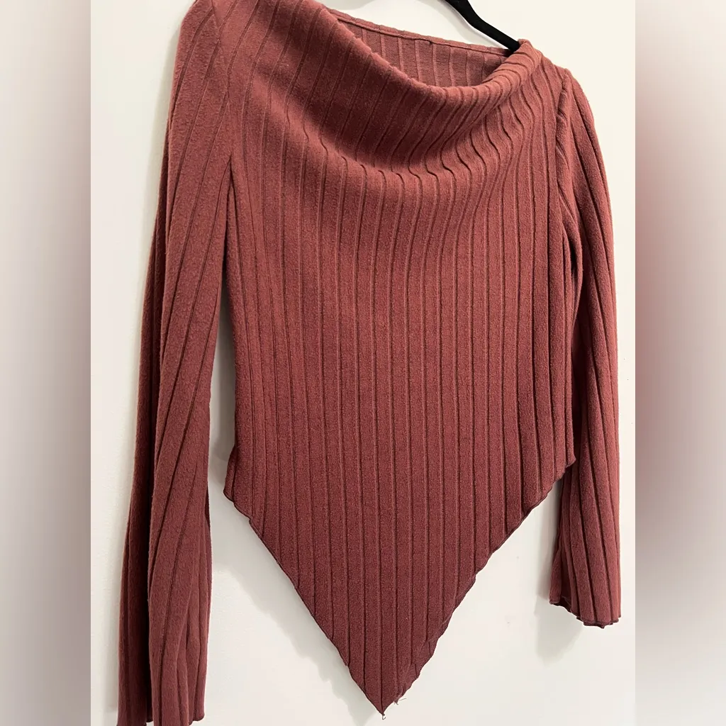 Soft Cowl Neck V - Image 2