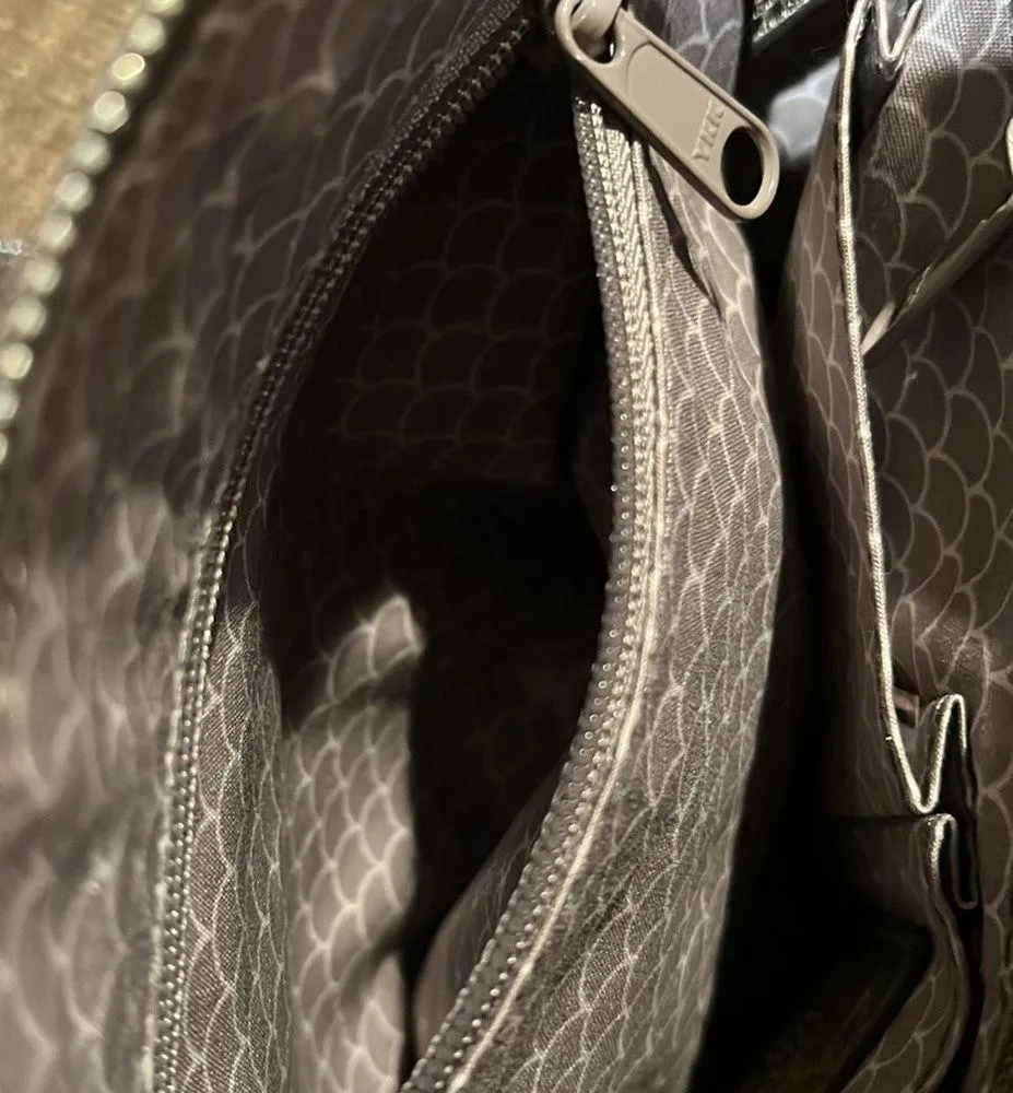 Twister GoGo Crossbody Bag - Image 5