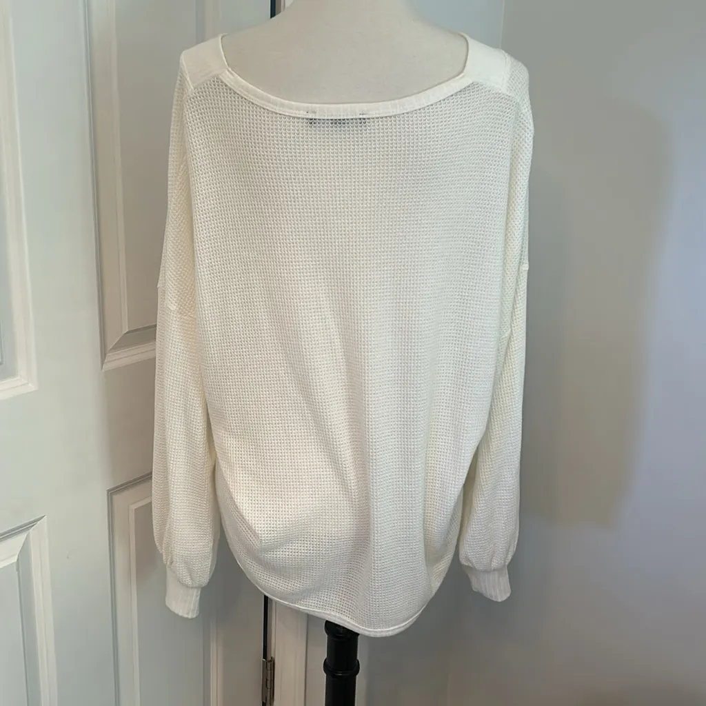 Lulu's Knit Cream / White Oversized V - Image 3