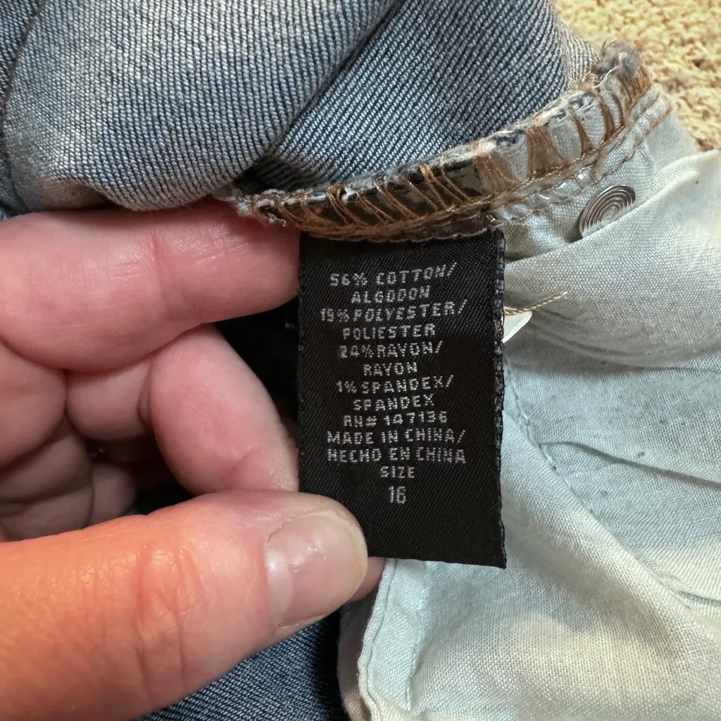 1822 Denim Jeans Raw hem size 16 - Image 5