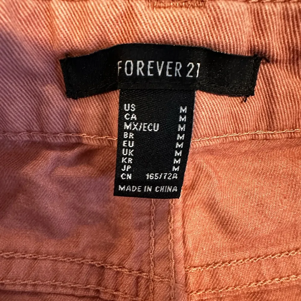 NWOT Forever 21 Dusty Rose/rust brown/ coral/orange color. Flare Fit Cargos. - Image 7