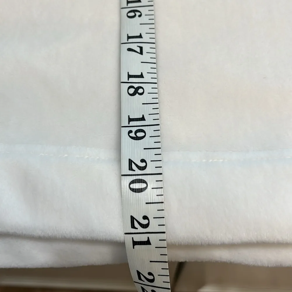 White long sleeve soft turtleneck Size M - Image 5