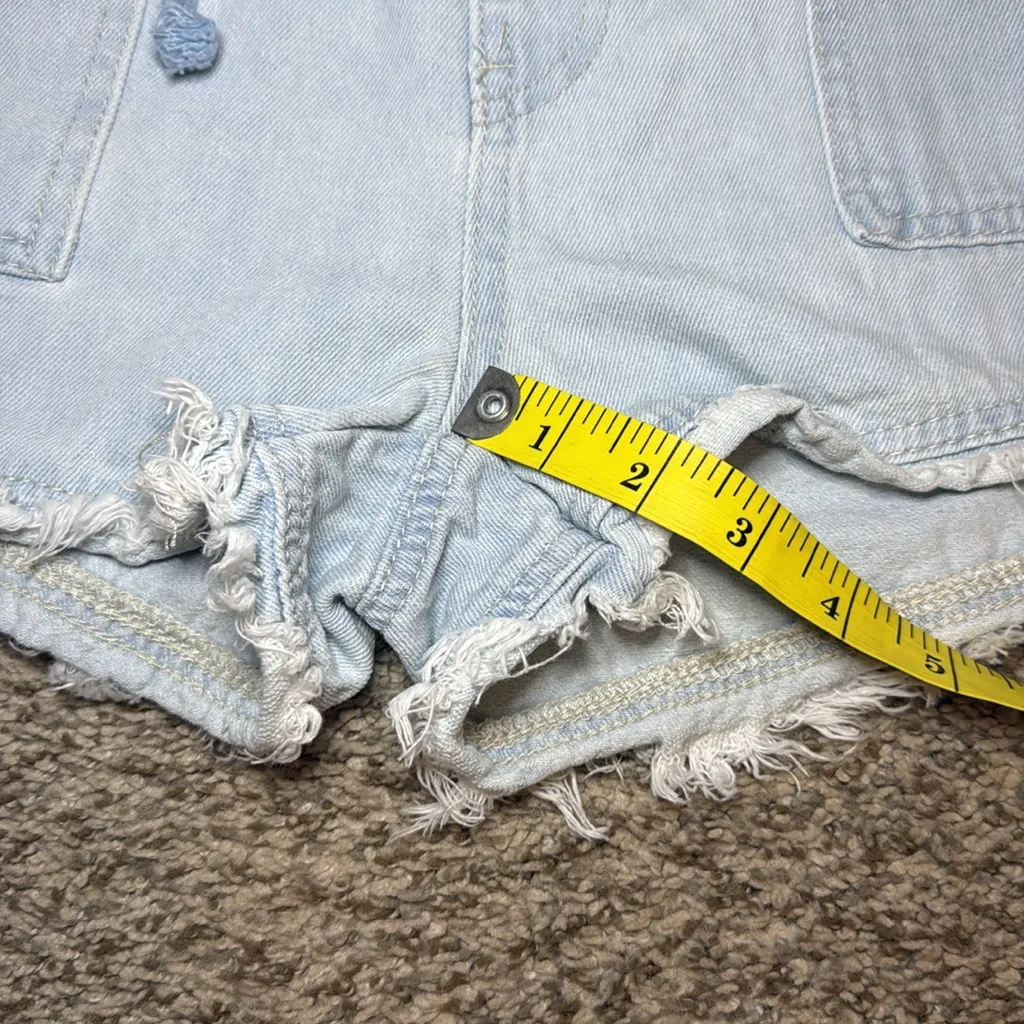 Light‎ Wash Denim Casual Drawstring Shorts Women’s Medium Blue - Image 5