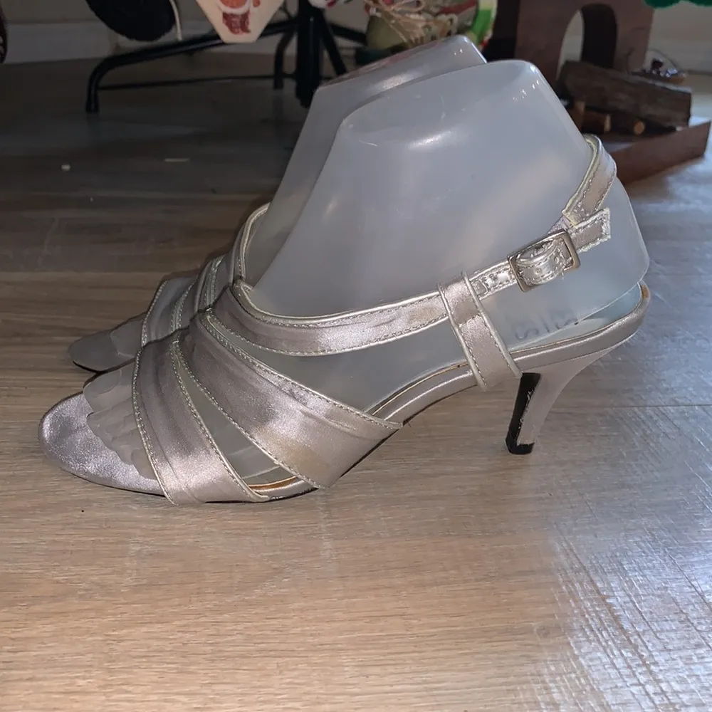 Mootsies Tootsies MojayQuank metallic silver satin strappy wedding formal heels - Image 2