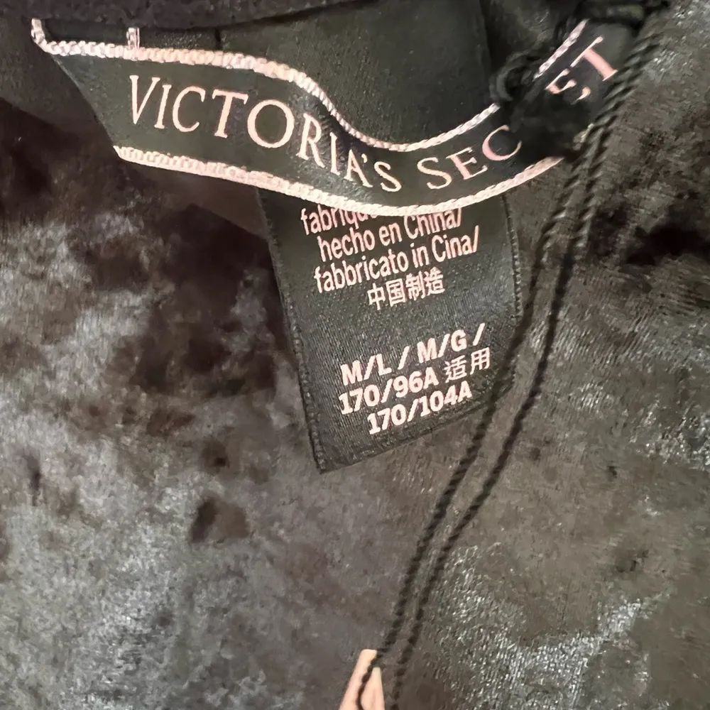 NWT Victoria Secret crushed velvet body suit size M/L - Image 7