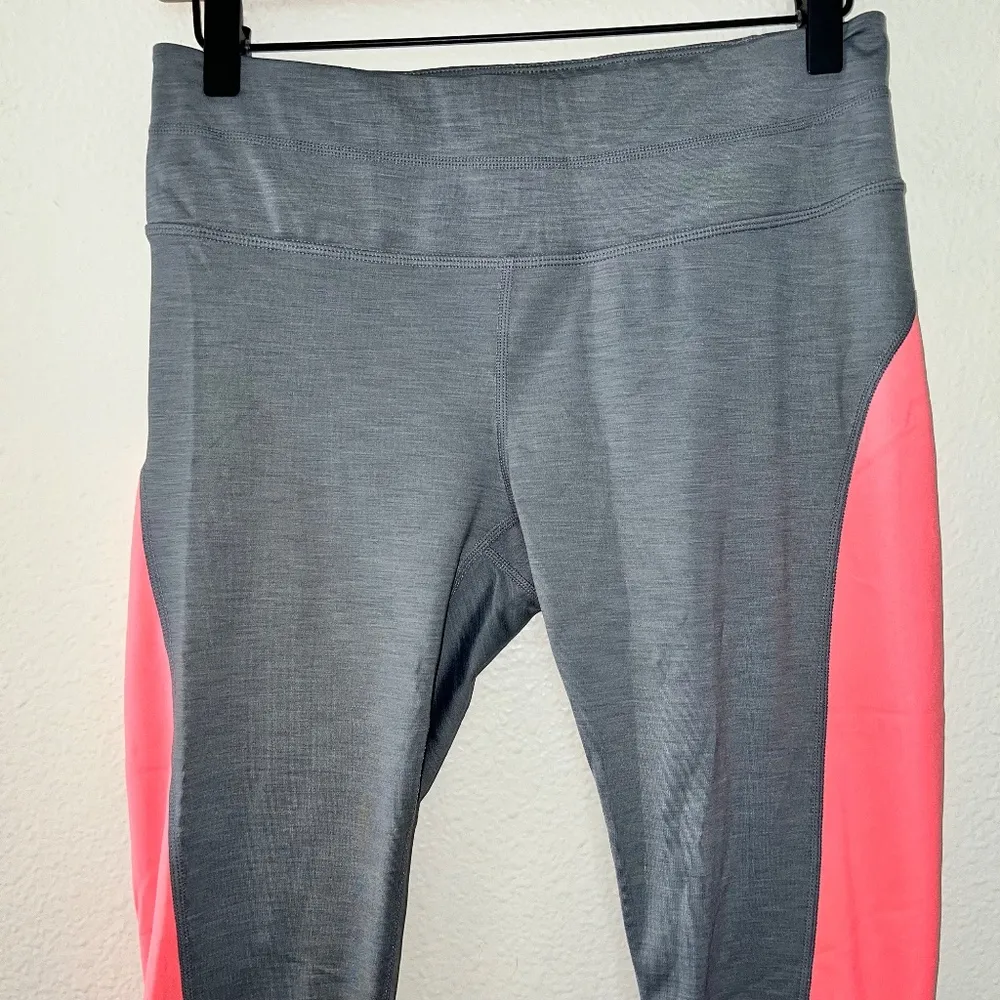 Athleta Sonar Colorblock Mid Rise Capri Leggings women's size medium - Image 4