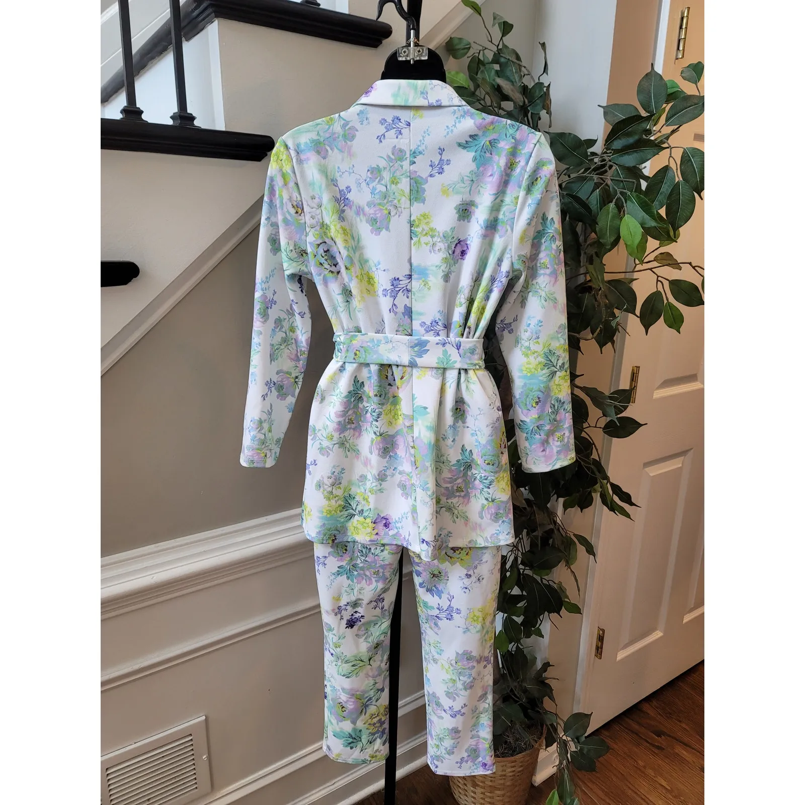 ASOS Design Maternity Pantsuit Size US 2 White Floral Blazer and Trousers Petite - Image 8