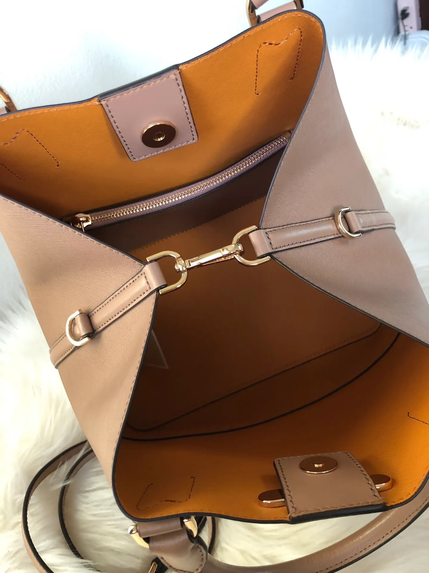 Michael Kors Trista Large Handbag - Image 8