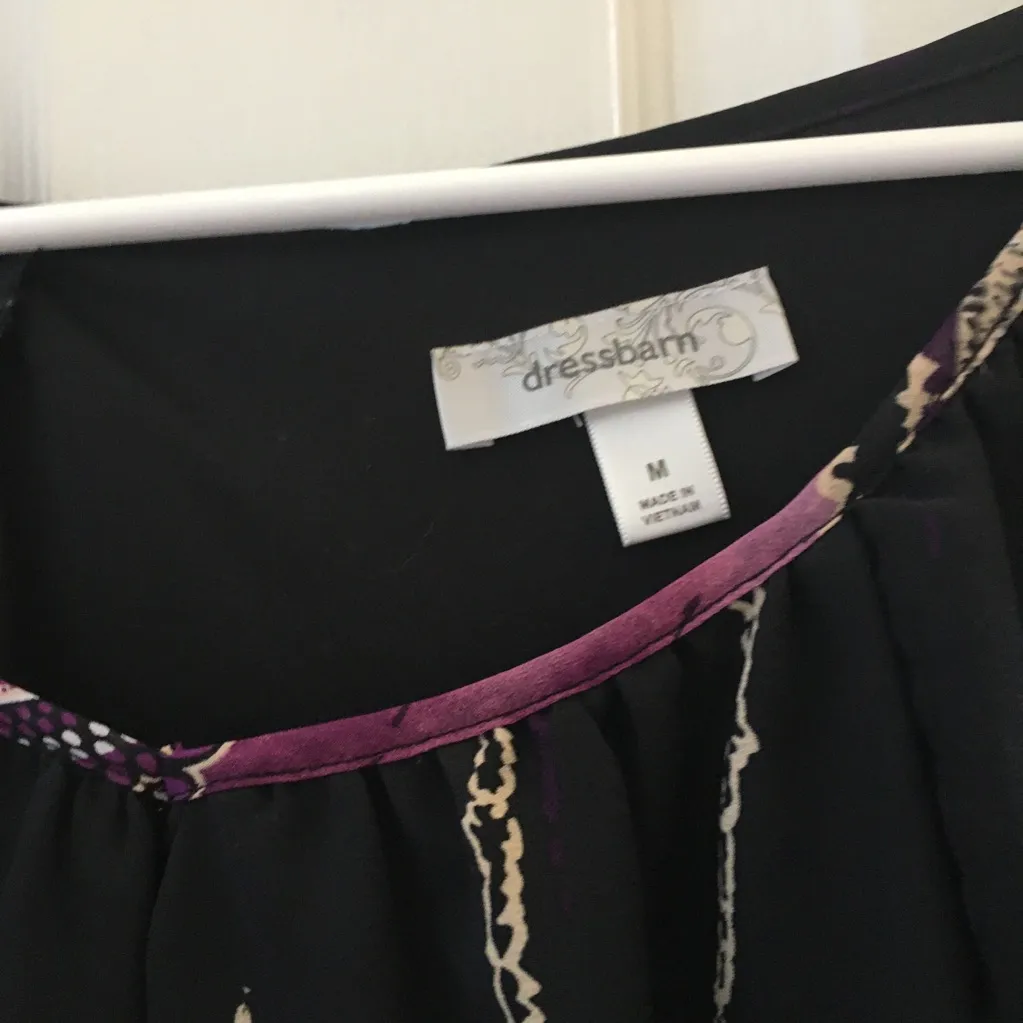 FINAL MARKDOWN Ladies dress barn top medium - Image 4
