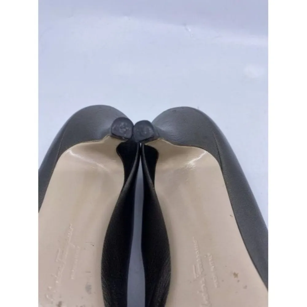Salvatore Ferragamo Gun Metal Firsea Flat Bow Pumps Size Us - Image 3