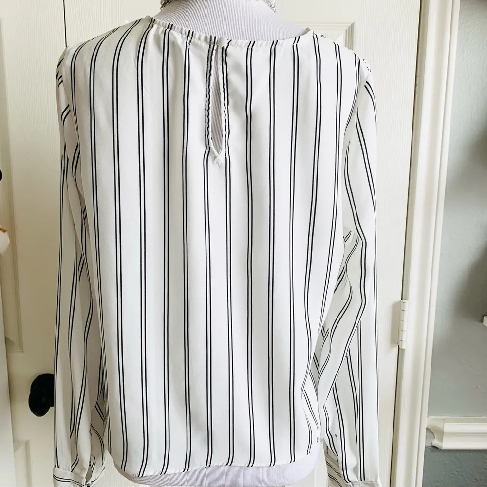 White Stripe Front Tie Blouse - Image 4