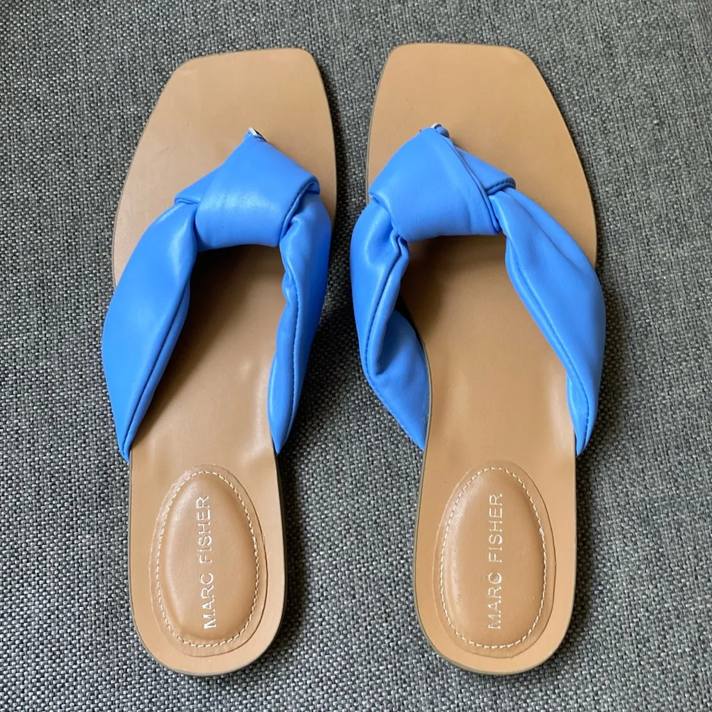 NWOT Marc Fisher Flip Flop Sandals Size 10 Aqua Blue Knotted Puffy Straps - Image 2