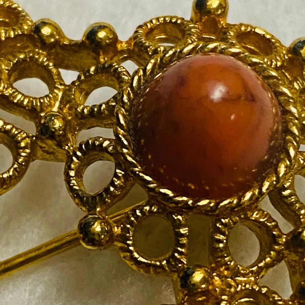 Sarah Coventry Jewelry Pin Brooch Gold Color Metal Stone Settings Filigree Style - Image 5