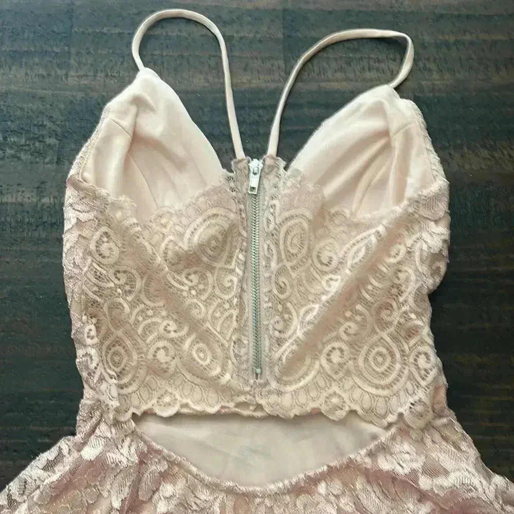 Lace Fit & Flare Mini Dress – Blush Pink Size XS - Image 6