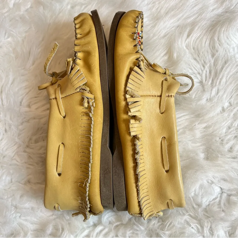 Leather Moccasins Woman’s Size 7 Beaded Fringe Soft leather made in Canada - Image 10