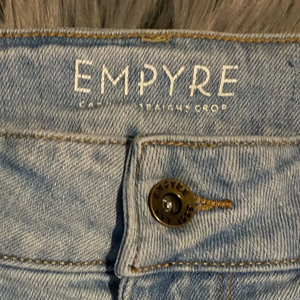 💥SALE💥ZUMIEZ EMPYRE CASSIA LIGHT BLUE CROP STRAIGHT JEANS Size 5 - Image 5