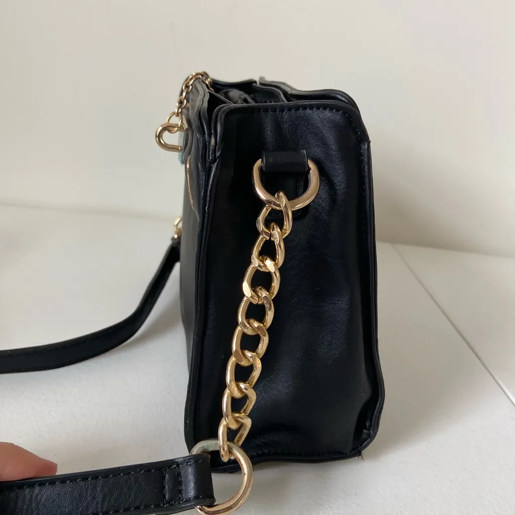 Call It Spring black gold hardware crossbody zip purse‎ - Image 4