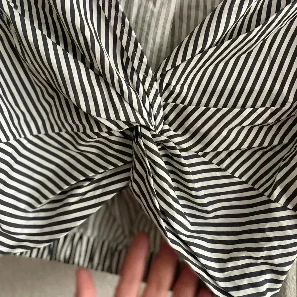 🆕Stripped Flounce Crop Top Twist Front S🆕 - Image 5