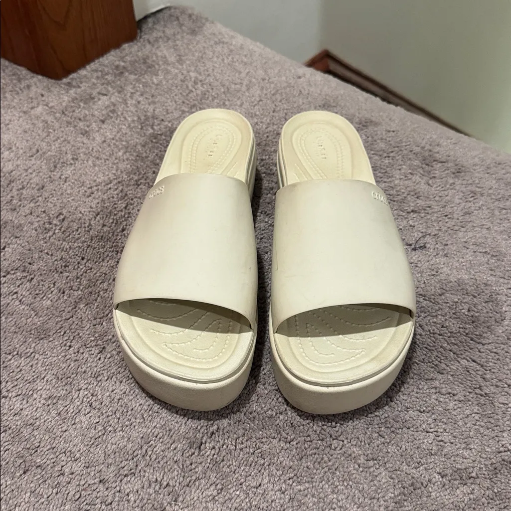 Crocs Brooklyn Stucco Slide Sandals SIZE 10 - Image 2