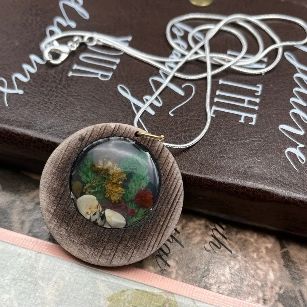 Handcrafted Red Floral Oversized Wooden Circle Pendant Stainless Steel Necklace - Image 2