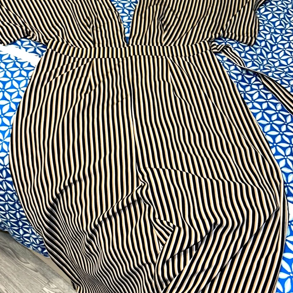 Sadie& sage romper size M Tan Size M - Image 2