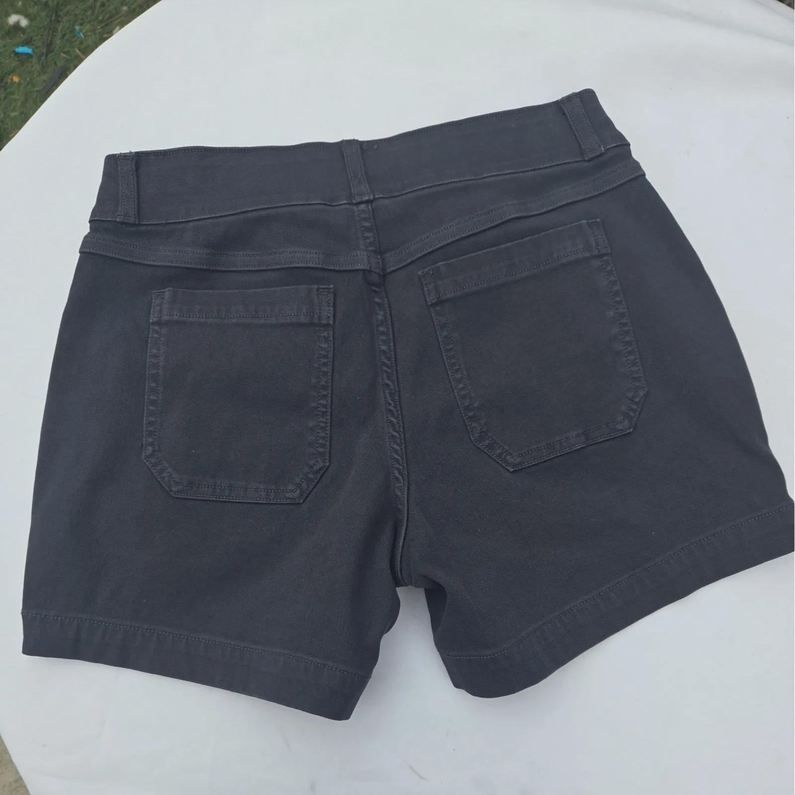 SPANX Stretch Twill Shorts, Charcoal Black, Pull on Size Xs - Image 4