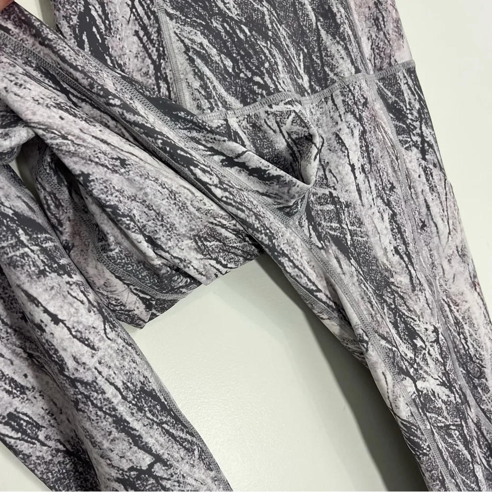 P’tula Chandre Birch Marble Active Leggings Size Small - Image 5