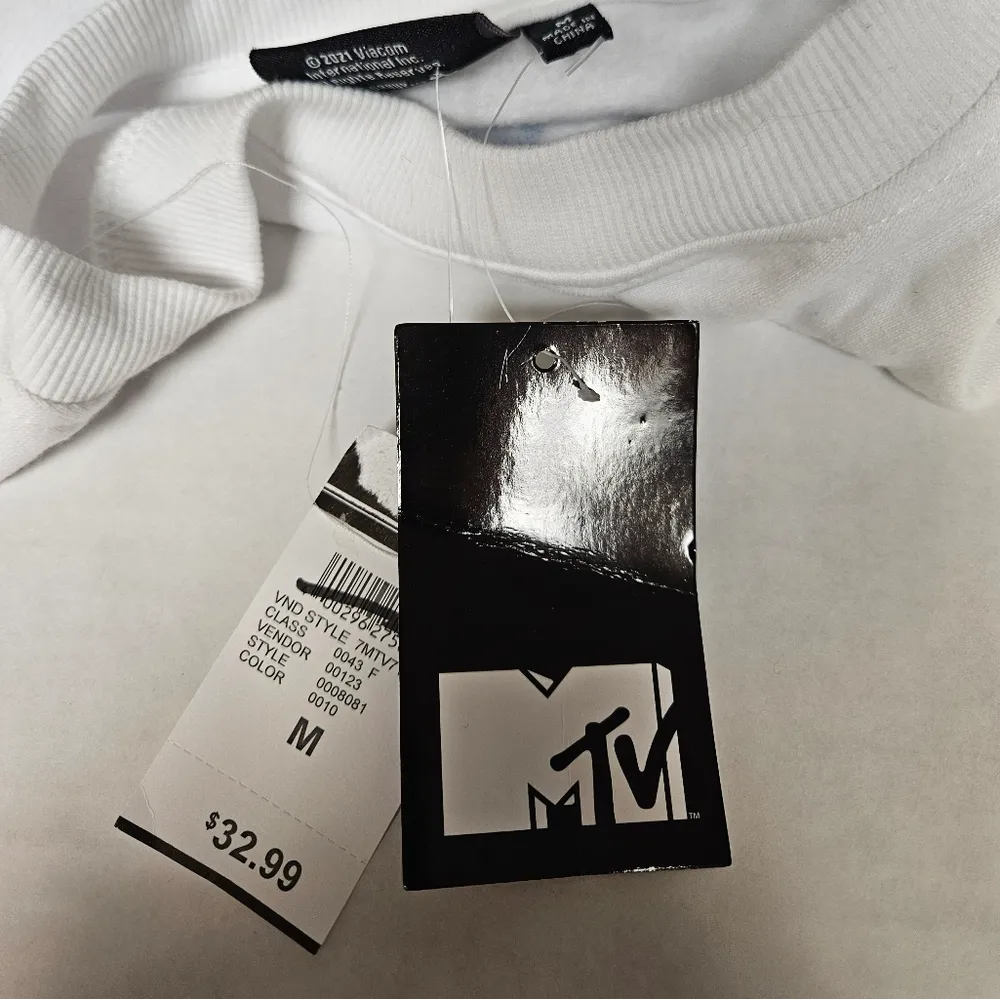Rue 21  MTV‎ Medium White Crewneck - Image 6