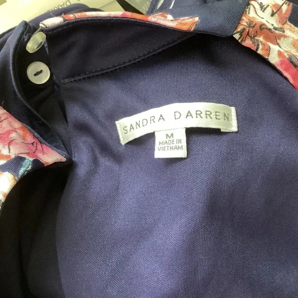 Sandra Darren Floral Cropped Jumpsuit Size Medium NWT - Image 10