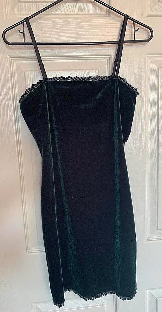 Forever 21 Emerald Velvet Mini Dress - Image 2