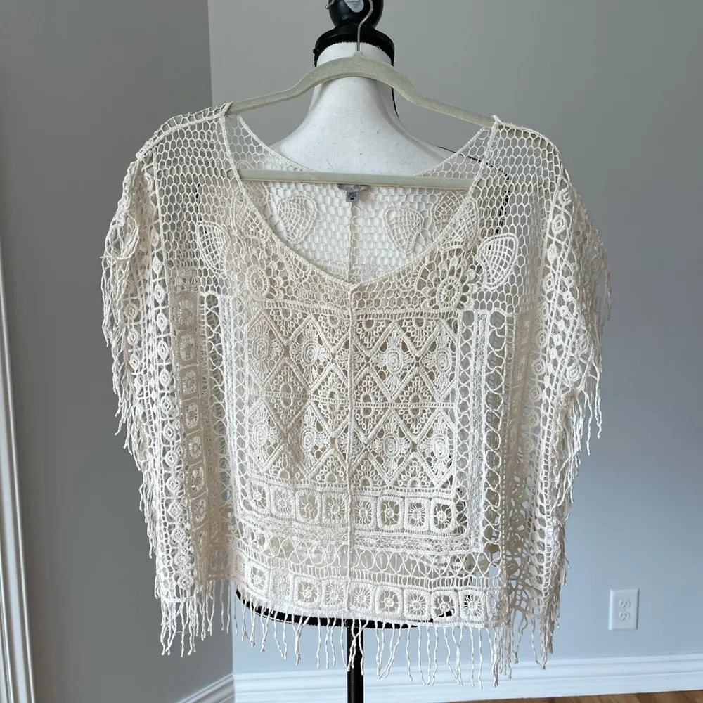 Ecote Lacey crochet top in a size medium - Image 6
