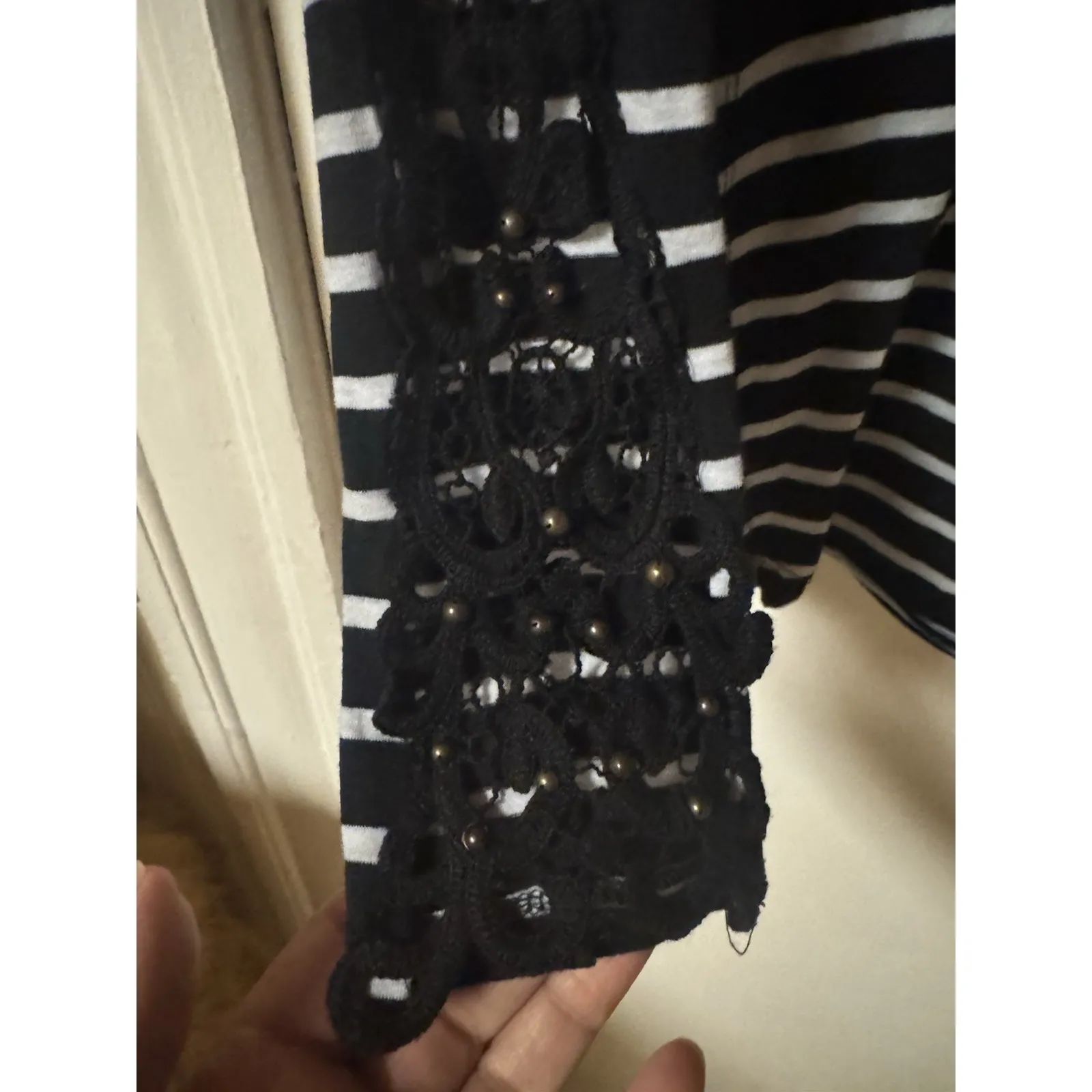 Free People Women's Black And White Striped Top Laced Cut Out Sleeves Size L - Image 3