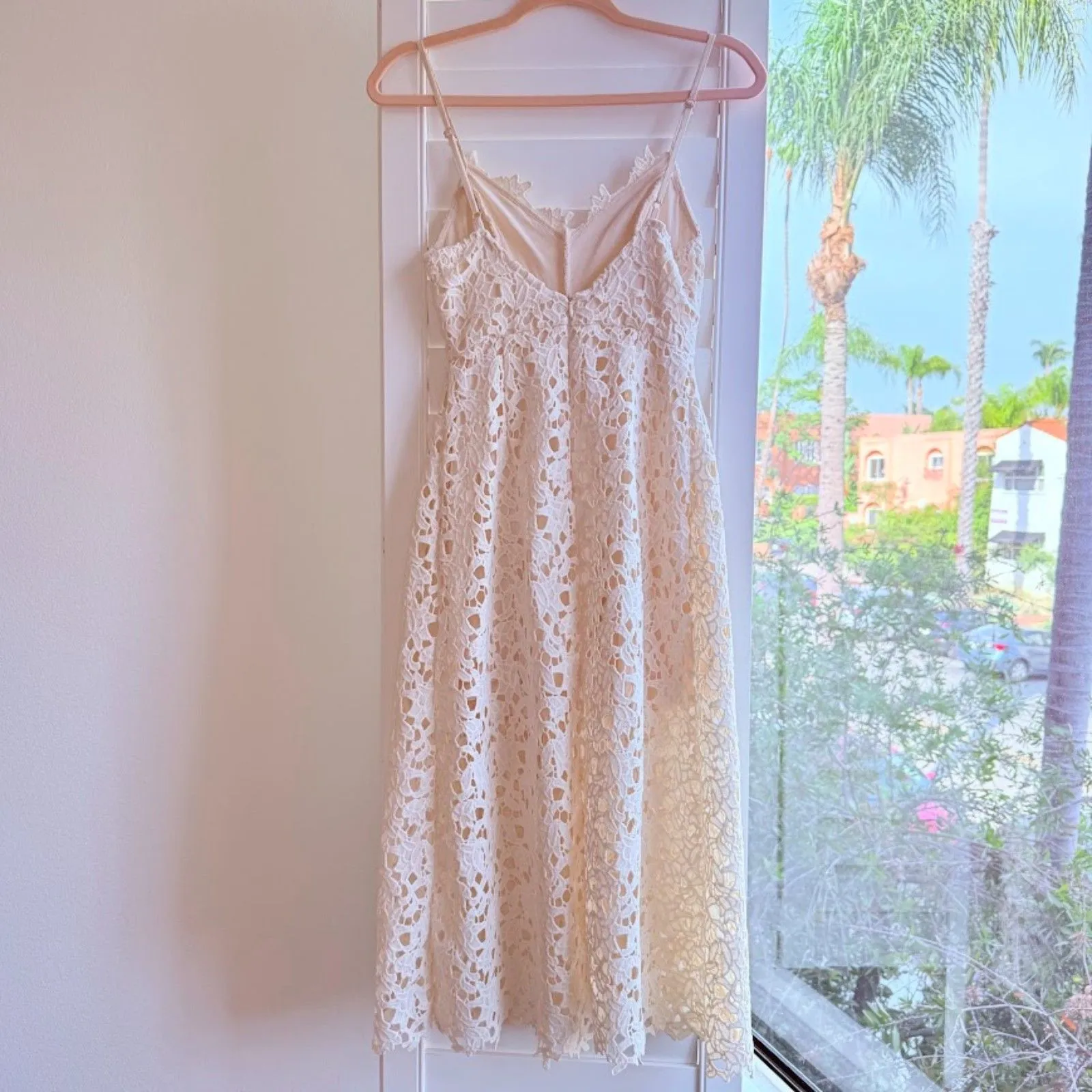 ASTR The Label Floral Lace Midi Dress in Cream size XS - Image 2