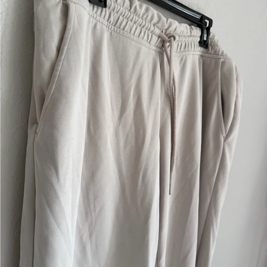 Athleta Oatmeal Cream Seasoft Straight Cropped Pant Womens XL Athleisure Cozy - Image 2