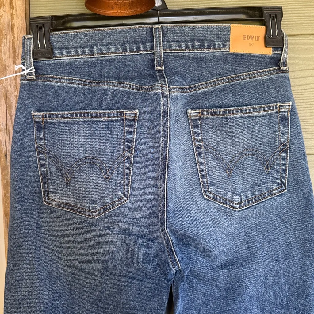 Edwin “Bree” Jeans with Frayed Hem in Hush Blue Size 24 - Image 5