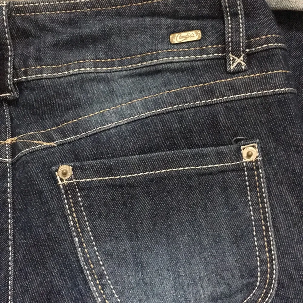 Candie’s Juniors Rolled Cuff Cropped Dark Blue Denim Jean Capris - Image 5