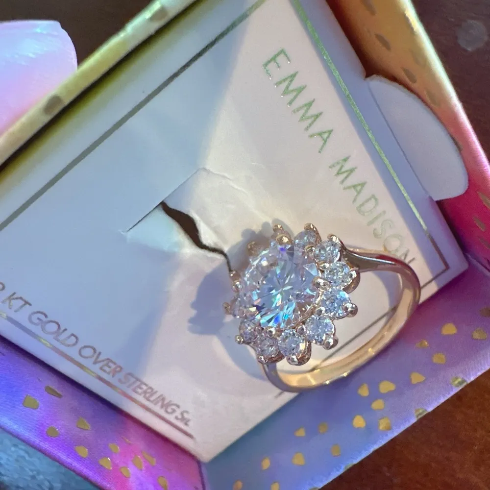 Emma Madison 18kt gold over sterling silver crystal diamonds Flower Ring Sz 8 - Image 7