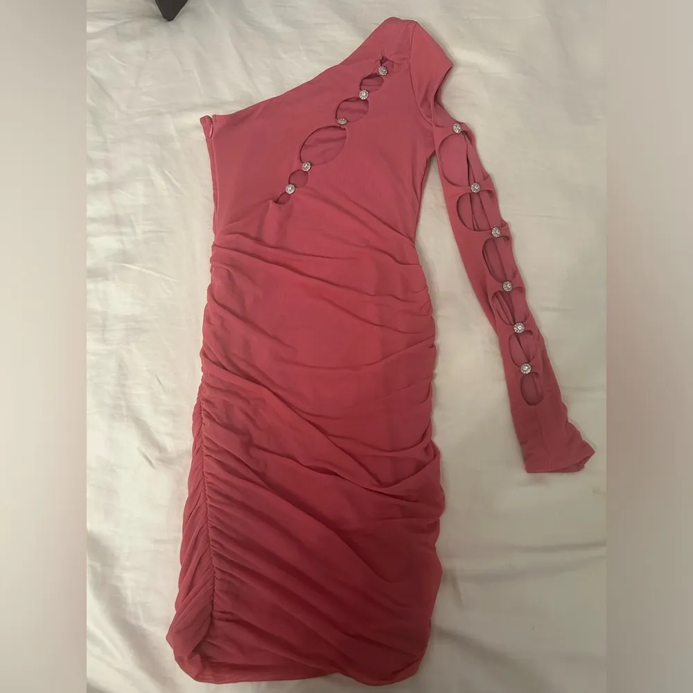 One Sleeve Cut Out Mini Dress - Image 6