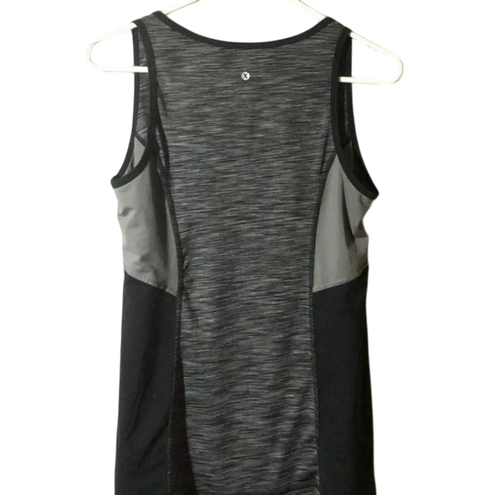 Xersion Athletic Work-out Tank  Size M - Image 5