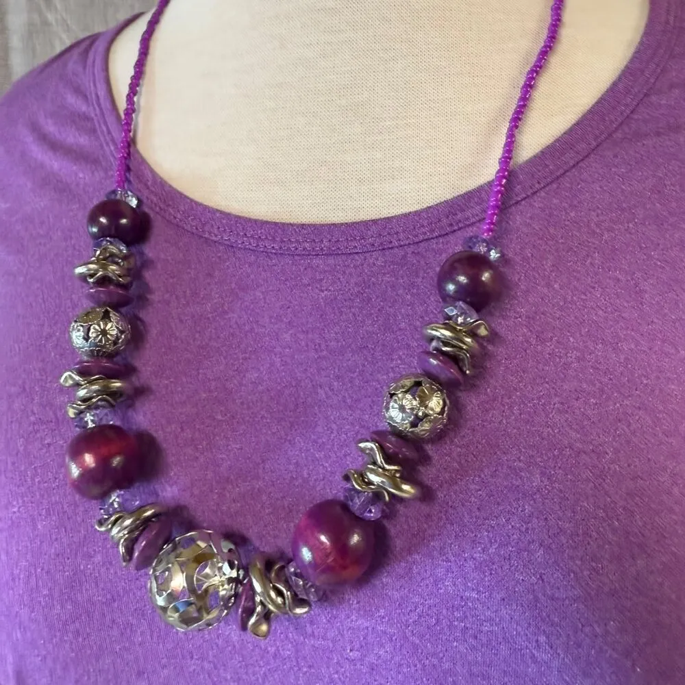 Purple Beaded Necklace With Silver - Image 14
